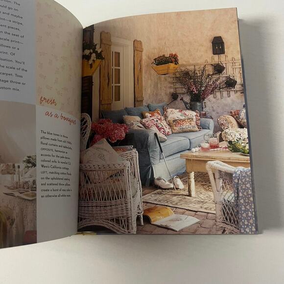 Mary Engelbreit’s Home Companion Fabric Book - Picture 4 of 6